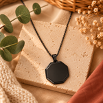 Collier octogonal noir 